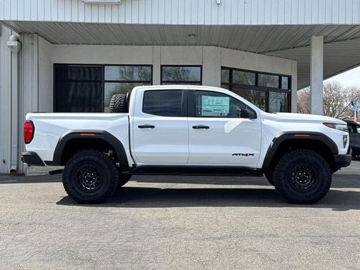 2024 GMC Canyon AT4X