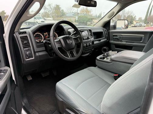 2018 RAM 2500 Tradesman Regular Cab 4x2 8' Box