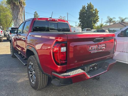2025 GMC Canyon Denali