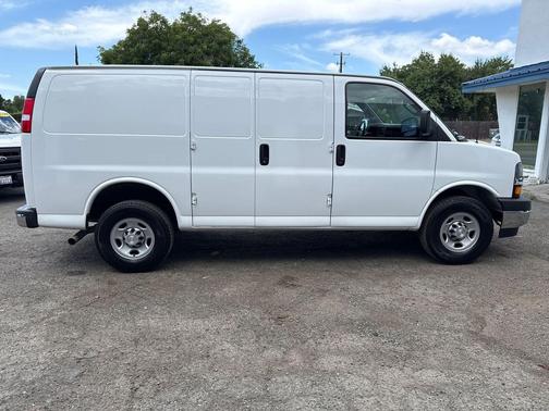 Summit White 2022 Chevrolet Express 2500 Work Van