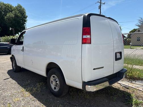 Summit White 2022 Chevrolet Express 2500 Work Van
