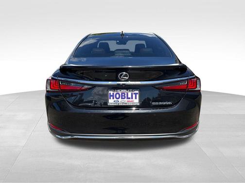 Caviar 2023 Lexus ES 300h Base