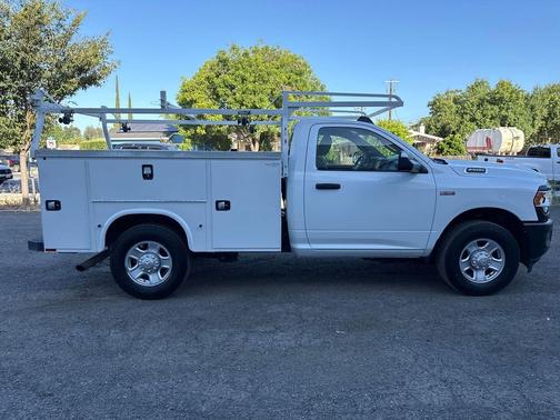 Bright White Clearcoat 2022 RAM 2500 Tradesman Regular Cab 4x2 8' Box