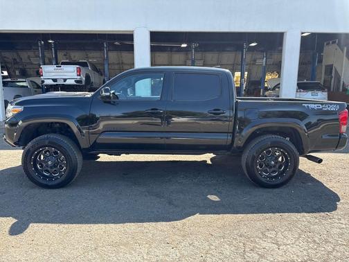 2017 Toyota Tacoma TRD Sport