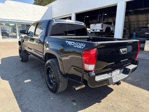 2017 Toyota Tacoma TRD Sport