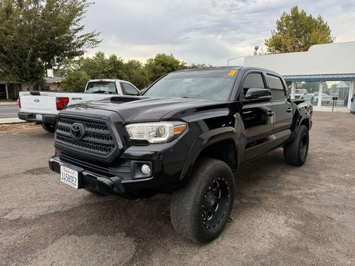 2017 Toyota Tacoma TRD Sport