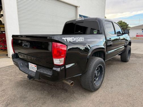 2017 Toyota Tacoma TRD Sport