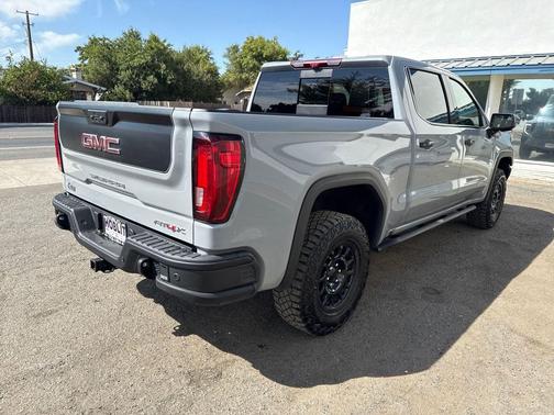 2024 GMC Sierra 1500 AT4X