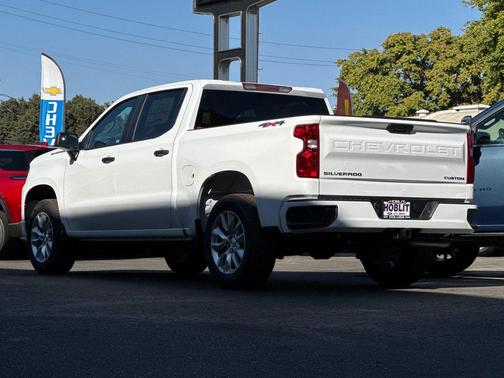 2025 Chevrolet Silverado 1500 Custom