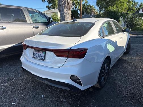 Snow White Pearl 2023 Kia Forte LXS