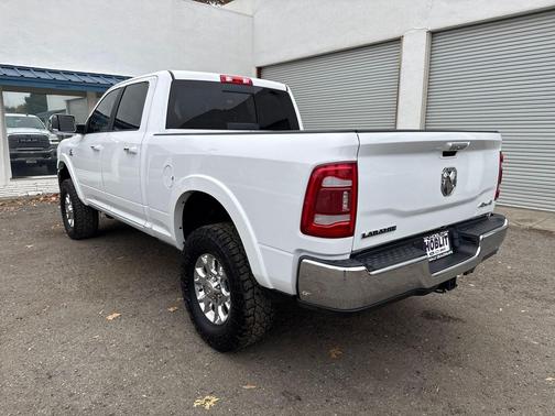 2022 RAM 2500 Laramie Crew Cab 4x4 6'4' Box