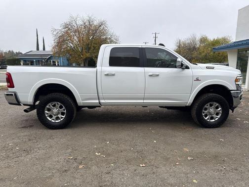 2022 RAM 2500 Laramie Crew Cab 4x4 6'4' Box