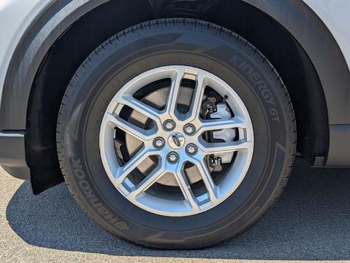 Star White 2025 Ford Explorer Active