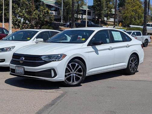 Pure White 2023 Volkswagen Jetta 1.5T Sport