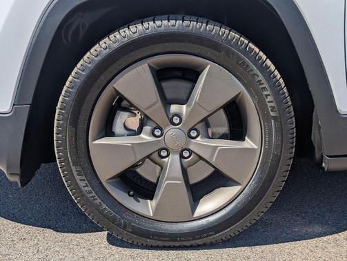 2016 Jeep Cherokee LAT