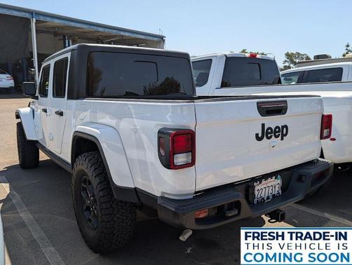 Bright White Clearcoat 2022 Jeep Gladiator Sport