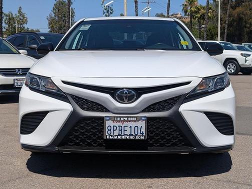 Super White 2020 Toyota Camry SE Nightshade