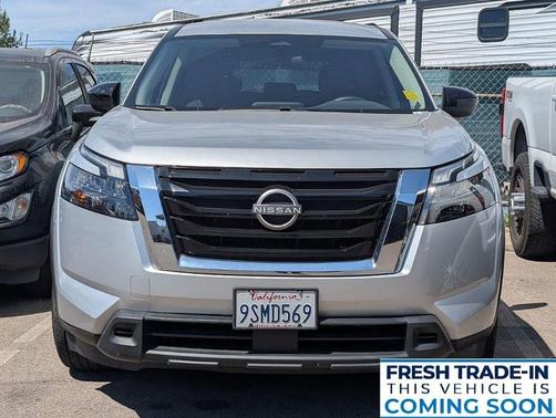 2025 Nissan Pathfinder S