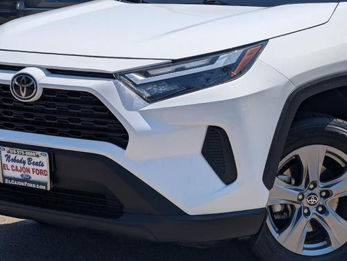Ice 2025 Toyota RAV4 XLE