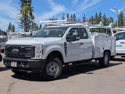 Oxford White 2026 Ford F-250 XL