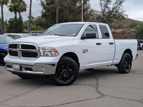 Bright White Clearcoat 2022 RAM 1500 Classic Tradesman