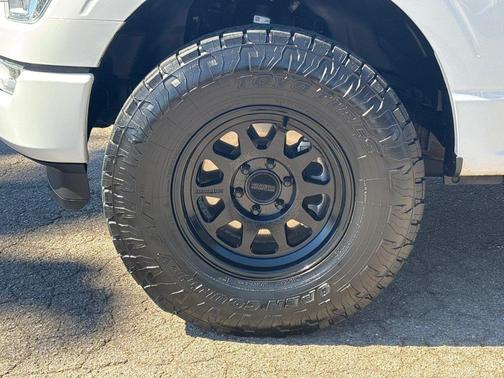 Oxford White 2022 Ford F-150 XL