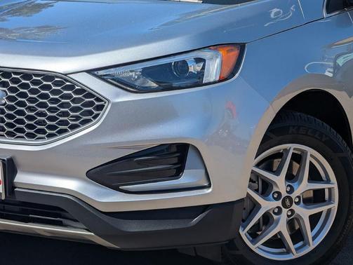 Iconic Silver Metallic 2024 Ford Edge SEL