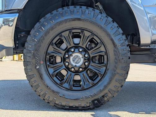 Gray 2022 Ford F-250 Lariat