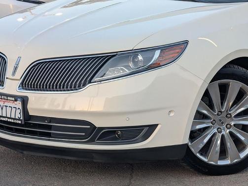 White Platinum Tri-Coat Metallic 2013 Lincoln MKS EcoBoost