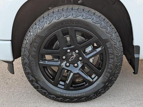 Summit White 2024 Chevrolet Silverado 1500 Custom