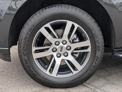 Dark Matter Metallic 2022 Ford Expedition Max XLT