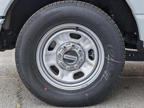Oxford White 2024 Ford F-350 XL