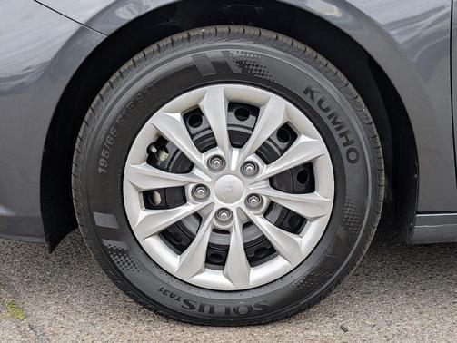 Gravity Gray 2024 Kia Forte LX