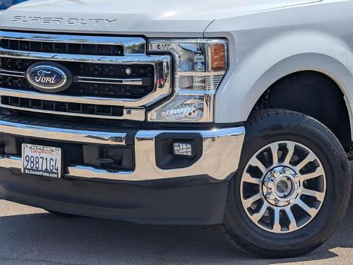 Oxford White 2022 Ford F-250 Lariat