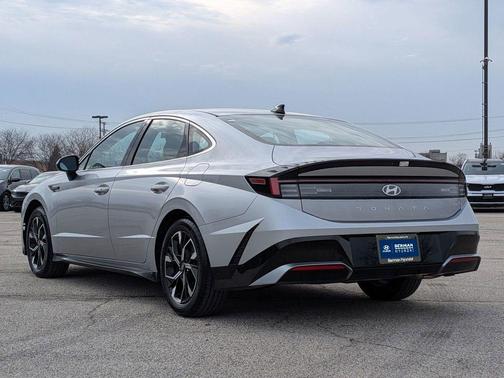 Aero Silver 2024 Hyundai SONATA SEL