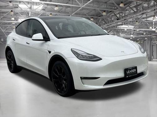 2022 Tesla Model Y Long Range Dual Motor All-Wheel Drive