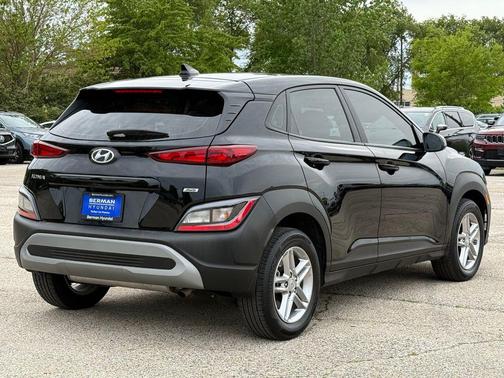 Abyss Black Pearl 2023 Hyundai KONA SE