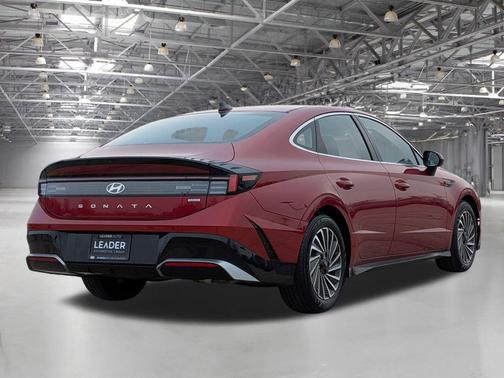 2024 Hyundai SONATA Hybrid SE