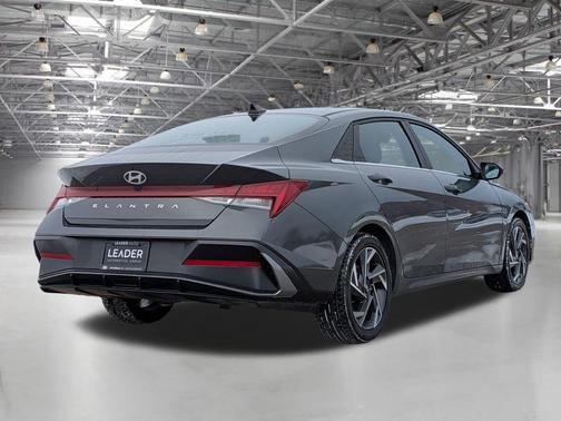 Ecotronic Gray 2024 Hyundai ELANTRA SEL