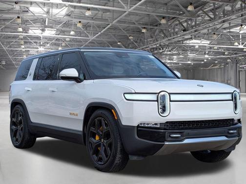 2023 Rivian R1S Adventure
