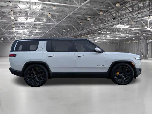 2023 Rivian R1S Adventure