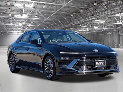 2024 Hyundai SONATA Hybrid Limited
