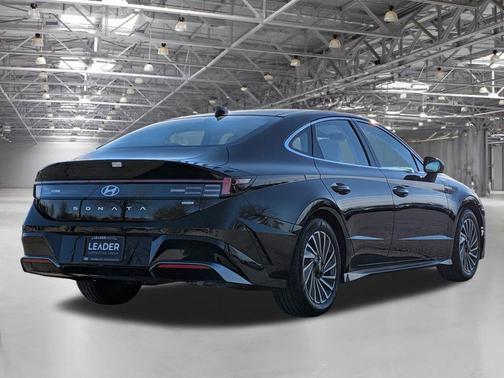 2024 Hyundai SONATA Hybrid Limited