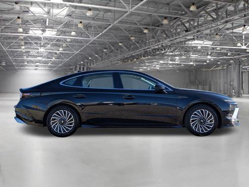 2024 Hyundai SONATA Hybrid Limited