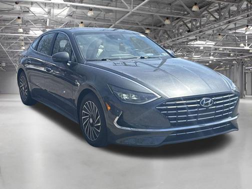2022 Hyundai SONATA Hybrid Limited