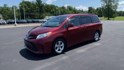 2018 Toyota Sienna LE