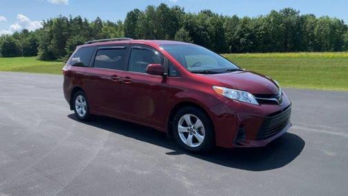 2018 Toyota Sienna LE