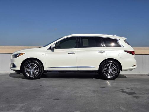 2017 INFINITI QX60 Base