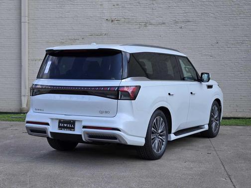 Radiant White 2026 INFINITI QX80 Luxe
