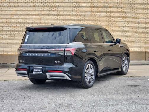 2025 INFINITI QX80 Luxe